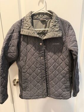 Columbia Quilted Jacket in Gray with Olive Trim